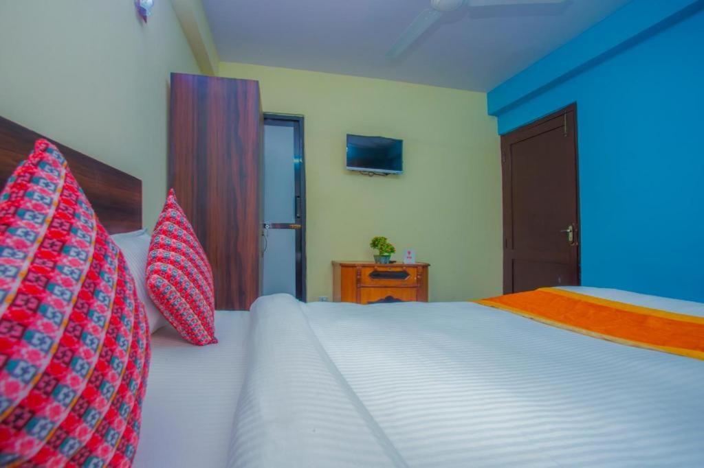 Oyo 492 Hotel Yeti Home Catmandu Exterior foto